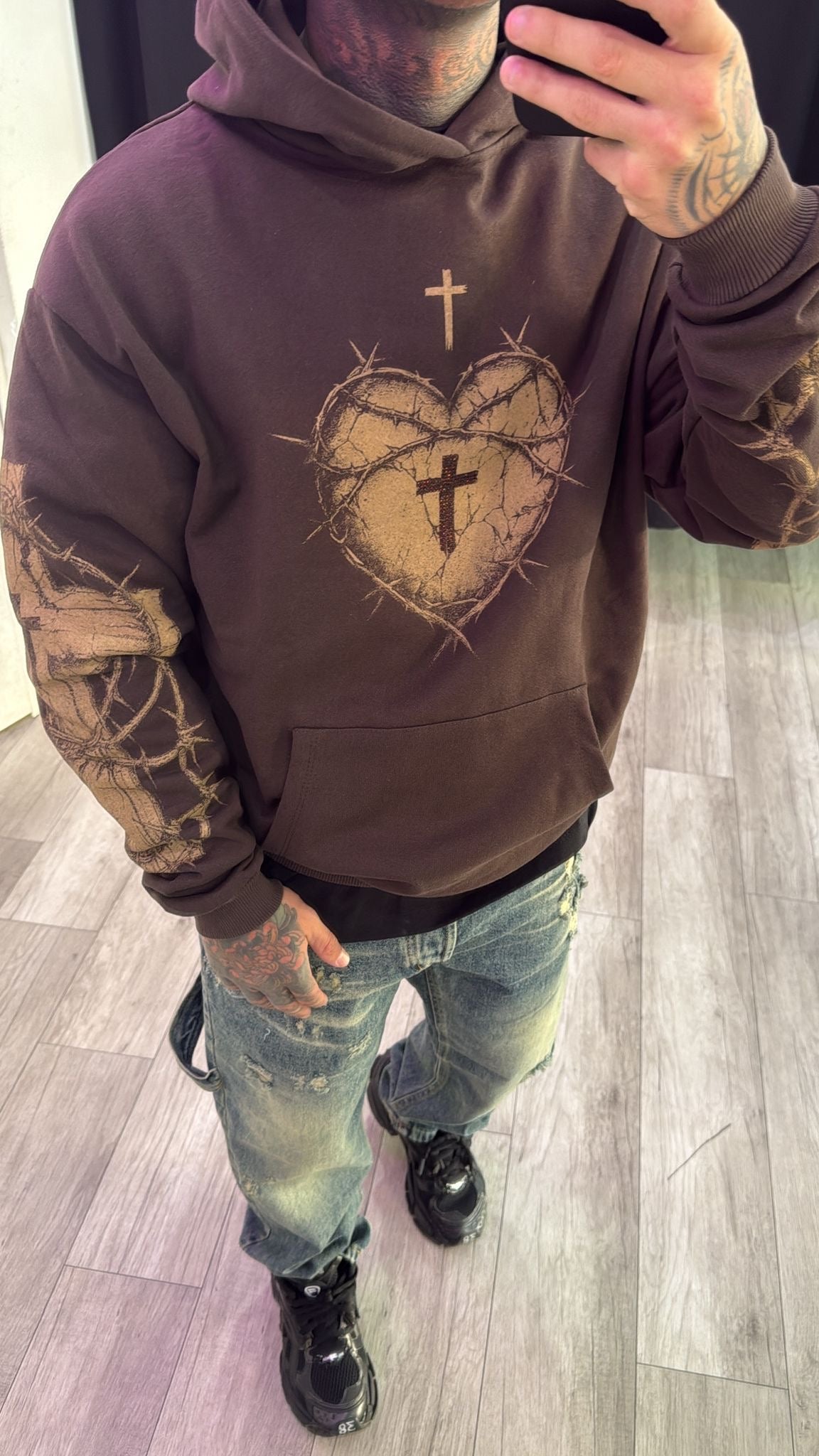 Felpa cuore sacro marrone