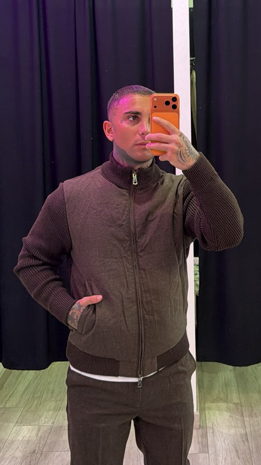 Giubbotto varsity in maglia marrone